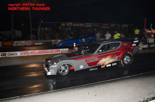 (near lane) Levi Keenan - 'Illinois Thunder' vs (far lane) Daniel Butherus - 'Ratatude'