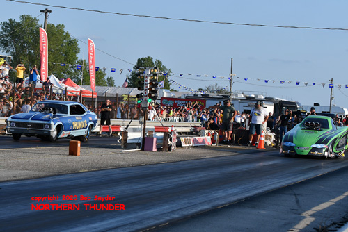 (near lane) Jeff Krug - 'Obsession' vs (far lane) Jordan Ballew - 'Ballew Thunder'