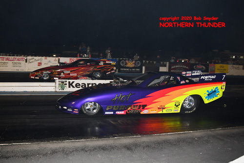 (near lane) Jim Chase - 'Hot Pursuit' vs (far lane) Ken Singleton - 'High Risk'